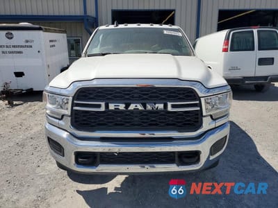 Piąte zdjęcie samochodu w środku: 2022 RAM 3500 VIN:3C7WR8AJ4NG320093 - miniatura