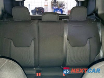 Zdjęcie 10 z 13 samochodu: 2021 JEEP RENEGADE SPORT VIN:ZACNJCAB8MPM47077 - miniatura