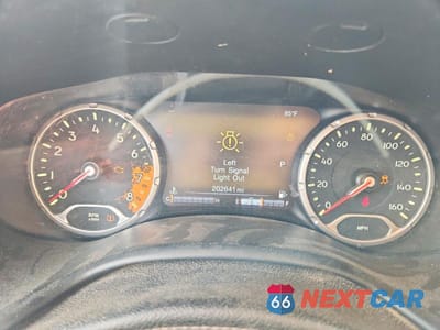 Zdjęcie 9 z 12 samochodu: 2016 JEEP RENEGADE TRAILHAWK VIN:ZACCJBCT6GPD35537 - miniatura
