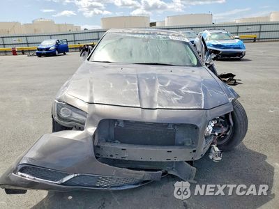 Piąte zdjęcie samochodu w środku: 2019 CHRYSLER 300 TOURING VIN:2C3CCARG6KH538344 - miniatura