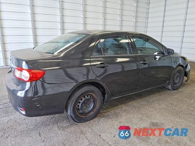 Trzecie zdjęcie samochodu z tyłu: 2013 TOYOTA COROLLA L VIN:2T1BU4EE9DC114437 - miniatura