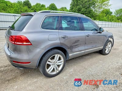 Trzecie zdjęcie samochodu z tyłu: 2011 VOLKSWAGEN TOUAREG V6 VIN:WVGFF9BP6BD000664 - miniatura