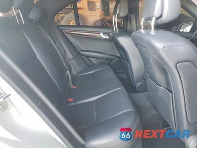 Zdjęcie 10 z 12 samochodu: 2012 MERCEDES-BENZ C 250 VIN:WDDGF4HBXCA668130 - miniatura