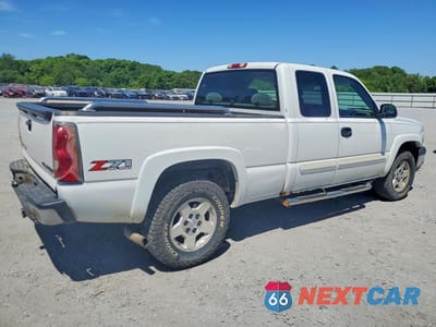 Trzecie zdjęcie samochodu z tyłu: 2004 CHEVROLET SILVERADO K1500 VIN:2GCEK19T941247899 - miniatura