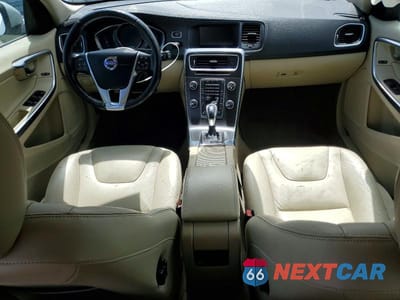 Zdjęcie 8 z 12 samochodu: 2015 VOLVO V60 PREMIER VIN:YV140MEB9F1190669 - miniatura