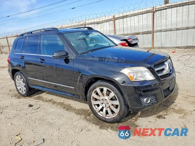Czwarte zdjęcie samochodu z boku: 2011 MERCEDES-BENZ GLK 350 4MATIC VIN:WDCGG8HB9BF617292 - miniatura