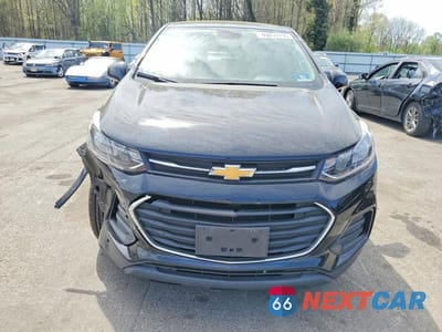 Piąte zdjęcie samochodu w środku: 2020 CHEVROLET TRAX LS VIN:3GNCJNSB3LL338075 - miniatura