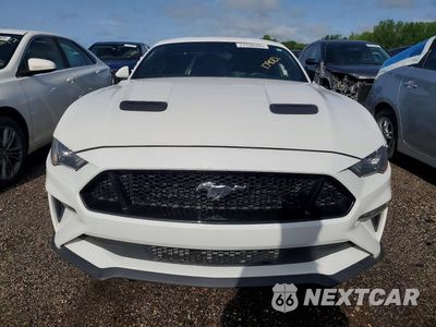 Piąte zdjęcie samochodu w środku: 2020 FORD MUSTANG VIN:1FA6P8TH8L5179021 - miniatura
