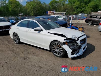 Czwarte zdjęcie samochodu z boku: 2017 MERCEDES-BENZ C 300 VIN:55SWF4JB9HU219339 - miniatura
