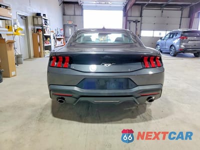 Zdjęcie 6 z 12 samochodu: 2024 FORD MUSTANG VIN:1FA6P8TH7R5118638 - miniatura