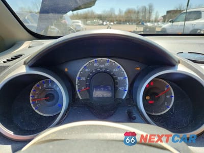 Zdjęcie 9 z 11 samochodu: 2013 HONDA FIT VIN:JHMGE8H33DC017438 - miniatura