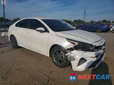 Czwarte zdjęcie samochodu z boku: 2022 KIA FORTE LXS VIN:3KPF24ADXNE428086 - miniatura
