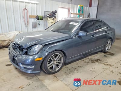 2013 MERCEDES-BENZ C 300 4MATIC WDDGF8AB7DA812977 - główne zdjęcie licytacji z USA - miniatura