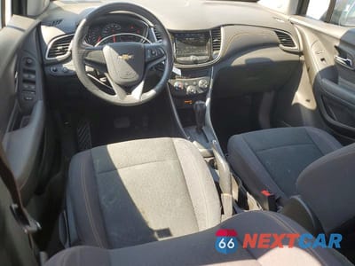 Zdjęcie 8 z 13 samochodu: 2019 CHEVROLET TRAX LS VIN:3GNCJKSB8KL167207 - miniatura