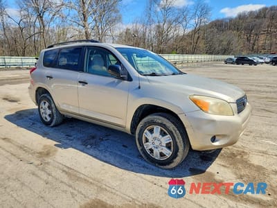 Czwarte zdjęcie samochodu z boku: 2007 TOYOTA RAV4 BASE VIN:JTMZD33V475064799 - miniatura