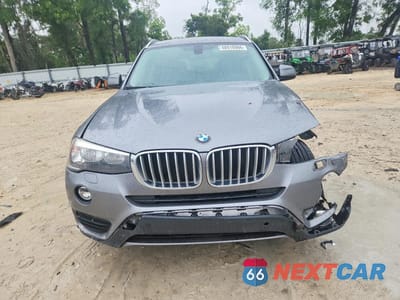 Piąte zdjęcie samochodu w środku: 2017 BMW X3 SDRIVE28I VIN:5UXWZ7C39H0V92944 - miniatura