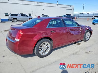 Trzecie zdjęcie samochodu z tyłu: 2020 CHRYSLER 300 TOURING VIN:2C3CCAAG1LH173679 - miniatura