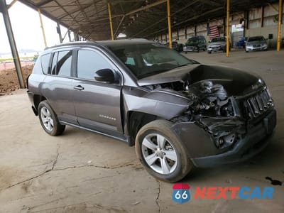 Czwarte zdjęcie samochodu z boku: 2016 JEEP COMPASS SPORT VIN:1C4NJDBB9GD733241 - miniatura
