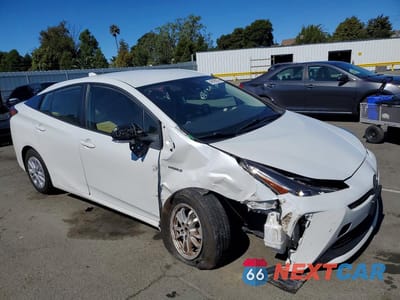 Czwarte zdjęcie samochodu z boku: 2021 TOYOTA PRIUS LE VIN:JTDKAMFU6M3132417 - miniatura