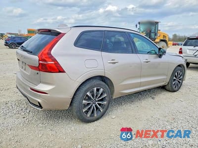 Trzecie zdjęcie samochodu z tyłu: 2024 VOLVO XC60 CORE VIN:YV4L12RK1R1861928 - miniatura