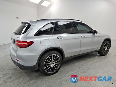 Trzecie zdjęcie samochodu z tyłu: 2018 MERCEDES-BENZ GLC 300 4MATIC VIN:WDC0G4KB1JV087732 - miniatura