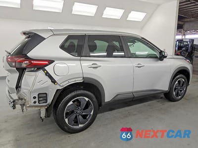 Trzecie zdjęcie samochodu z tyłu: 2025 NISSAN ROGUE SV VIN:5N1BT3BB7SC789390 - miniatura