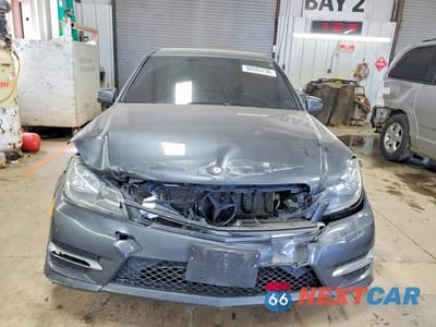 Piąte zdjęcie samochodu w środku: 2013 MERCEDES-BENZ C 300 4MATIC VIN:WDDGF8AB7DA812977 - miniatura