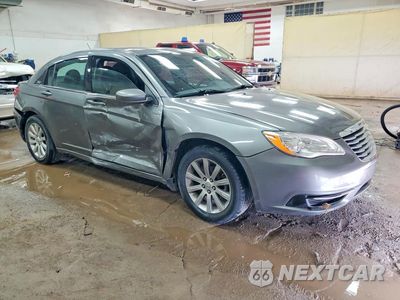 Czwarte zdjęcie samochodu z boku: 2012 CHRYSLER 200 TOURING VIN:1C3CCBBB5CN140149 - miniatura