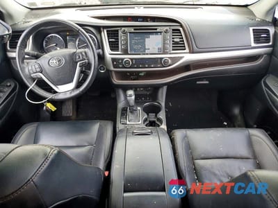 Zdjęcie 8 z 14 samochodu: 2019 TOYOTA HIGHLANDER XLE VIN:5TDJZRFH9KS578433 - miniatura