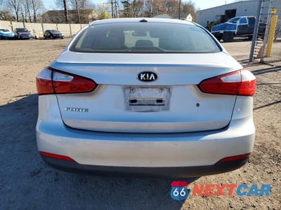 Zdjęcie 6 z 12 samochodu: 2015 KIA FORTE LX VIN:KNAFK4A60F5426102 - miniatura
