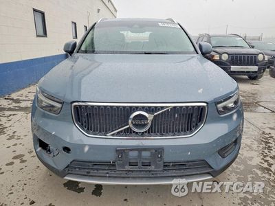 Piąte zdjęcie samochodu w środku: 2020 VOLVO XC40 T5 MOMENTUM VIN:YV4162UKXL2177011 - miniatura