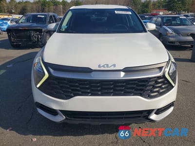 Piąte zdjęcie samochodu w środku: 2023 KIA SPORTAGE LX VIN:KNDPU3AF7P7129250 - miniatura