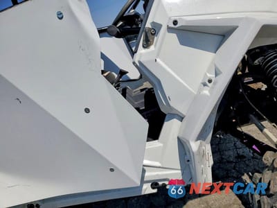 Zdjęcie 9 z 10 samochodu: 2015 POLARIS RZR UTILITY VEHICLE VIN:3NSVFE993FF440970 - miniatura