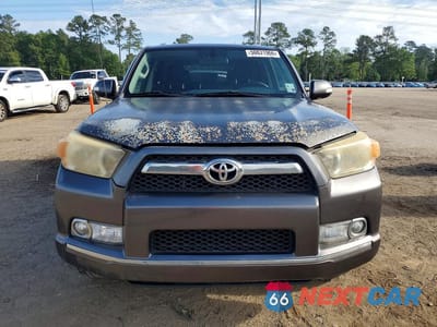Piąte zdjęcie samochodu w środku: 2010 TOYOTA 4RUNNER SR5 VIN:JTEZU5JR6A5011882 - miniatura