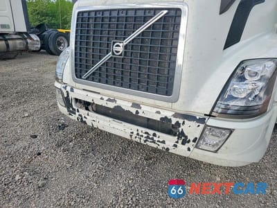 Zdjęcie 9 z 10 samochodu: 2018 VOLVO VN VNL VIN:4V4NC9EHXJN961245 - miniatura