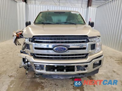 Piąte zdjęcie samochodu w środku: 2018 FORD F150 SUPERCREW VIN:1FTEW1EB4JKE47425 - miniatura