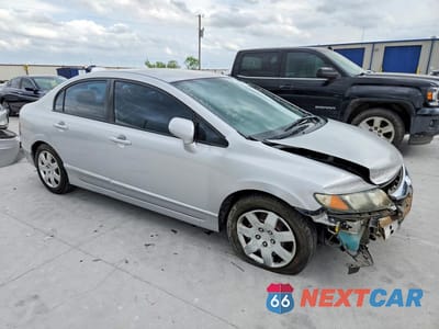 Czwarte zdjęcie samochodu z boku: 2010 HONDA CIVIC LX VIN:2HGFA1F52AH513376 - miniatura