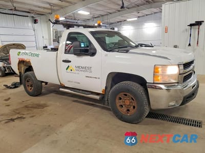 Czwarte zdjęcie samochodu z boku: 2007 CHEVROLET SILVERADO K3500 VIN:1GCHK34K07E538866 - miniatura