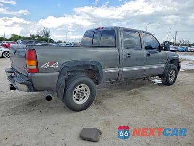Trzecie zdjęcie samochodu z tyłu: 2002 GMC SIERRA K2500 HEAVY DUTY VIN:1GTHK23182F120545 - miniatura