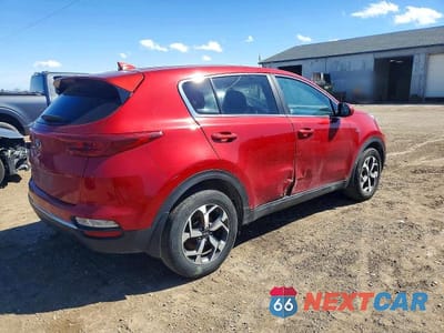 Trzecie zdjęcie samochodu z tyłu: 2021 KIA SPORTAGE LX VIN:KNDPMCAC6M7942709 - miniatura