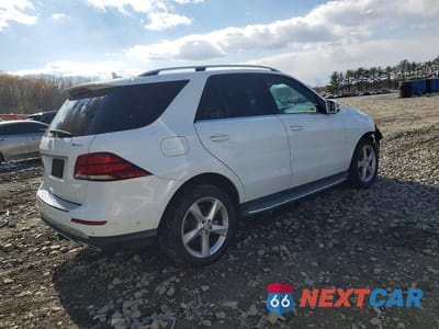 Trzecie zdjęcie samochodu z tyłu: 2017 MERCEDES-BENZ GLE 350 4MATIC VIN:4JGDA5HB1HA878331 - miniatura