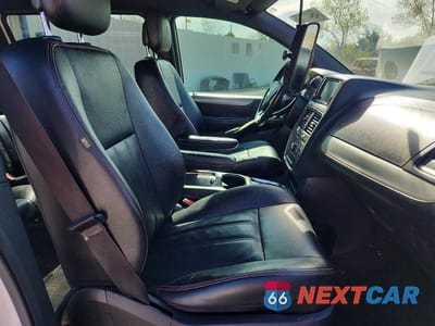 Piąte zdjęcie samochodu w środku: 2017 DODGE GRAND CARAVAN GT VIN:2C4RDGEG9HR852939 - miniatura