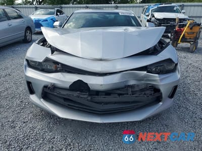 Piąte zdjęcie samochodu w środku: 2017 CHEVROLET CAMARO LT VIN:1G1FB1RS2H0152011 - miniatura