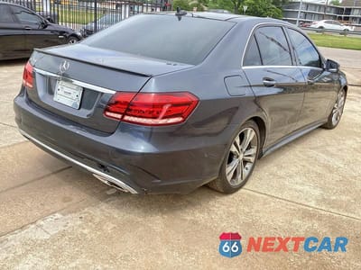 Czwarte zdjęcie samochodu z boku: 2014 MERCEDES-BENZ E 350 VIN:WDDHF5KB1EB057824 - miniatura