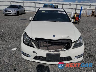 Piąte zdjęcie samochodu w środku: 2012 MERCEDES-BENZ C 250 VIN:WDDGF4HB8CA712125 - miniatura