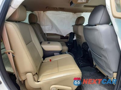 Zdjęcie 11 z 13 samochodu: 2017 TOYOTA SEQUOIA PLATINUM VIN:5TDDW5G10HS154907 - miniatura