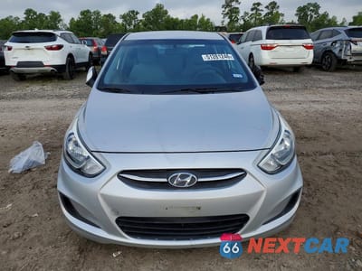 Piąte zdjęcie samochodu w środku: 2017 HYUNDAI ACCENT SE VIN:KMHCT4AE0HU277141 - miniatura
