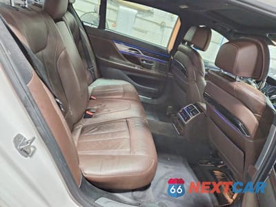 Zdjęcie 10 z 12 samochodu: 2016 BMW 740 I VIN:WBA7E2C57GG714497 - miniatura