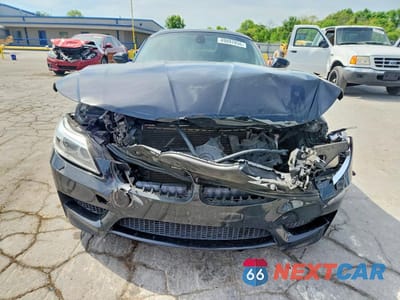 Piąte zdjęcie samochodu w środku: 2015 BMW Z4 SDRIVE35I VIN:WBALM7C52FJ798874 - miniatura