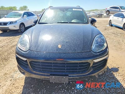 Piąte zdjęcie samochodu w środku: 2017 PORSCHE CAYENNE SE HYBRID PLATINUM VIN:WP1AE2A21HLA68303 - miniatura